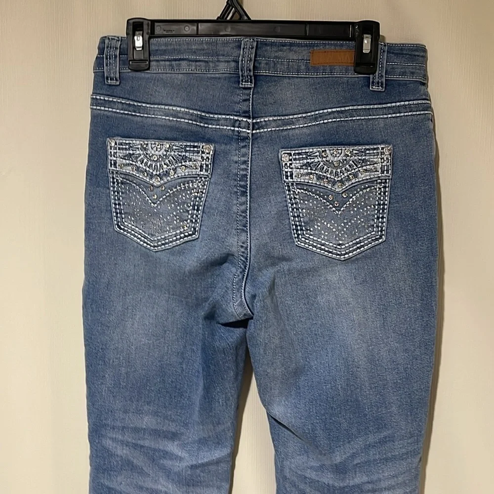 New Max Women Stretchable Boot Cut Jeans Size 8 like New Condition